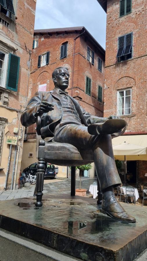 פסל פוצ'יני, לוקה